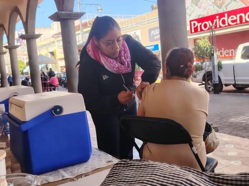 GOBIERNO DEL ESTADO REFUERZA ESTRATEGIA DE TRIPLE PROTECCIÓN DE VACUNACIÓN ANTE TEMPORADA&nbsp;INVERNAL