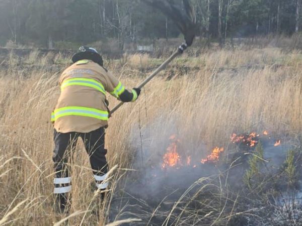 PROTECCIÓN CIVIL MUNICIPAL DE TLAXCALA Y BOMBEROS DEL ESTADO SOFOCAN INCENDIO DETRÁS DE LA&nbsp;OCOTERA