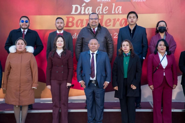 🇲🇽 RINDE HONORES A LA BANDERA ALCALDE DE APIZACO JAVIER RIVERA&nbsp;BONILLA