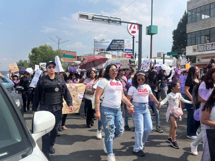 🟣ACOMPAÑA POLICÍA DE #APIZACO MARCHA DEL DÍA DE LA&nbsp;MUJER