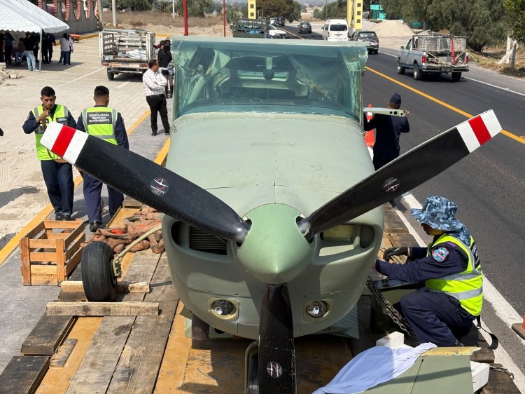 ✈️ ¡TEQUEXQUITLA SIGUE VOLANDO ALTO! NUEVO AVIÓN CESSNA LLEGA A LA ENTRADA DEL MUNICIPIO&nbsp;🌟