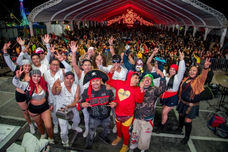 🎶 🔥 ¡EL AMBIENTE SE DESBORDÓ! SONIDO PIRATA Y EL FAMOSO ARMAN TREMENDA FIESTA EN LA FERIA&nbsp;APIZACO!