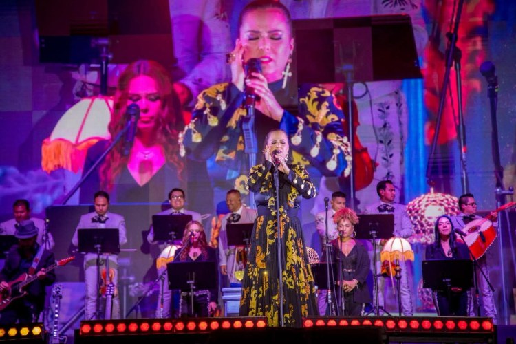 CON ÉXITO SE PRESENTA EDITH MÁRQUEZ Y TREN A MARTE EN FESTIVAL DE PAELLAS APIZACO&nbsp;2026