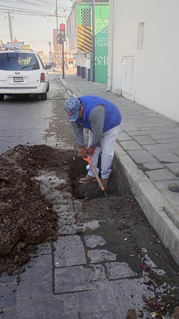 🚰💧💦CAPAMH REALIZA TRABAJOS DE REPARACIÓN DE FUGAS EN DISTINTOS PUNTOS DE&nbsp;HUAMANTLA🚰💧💦