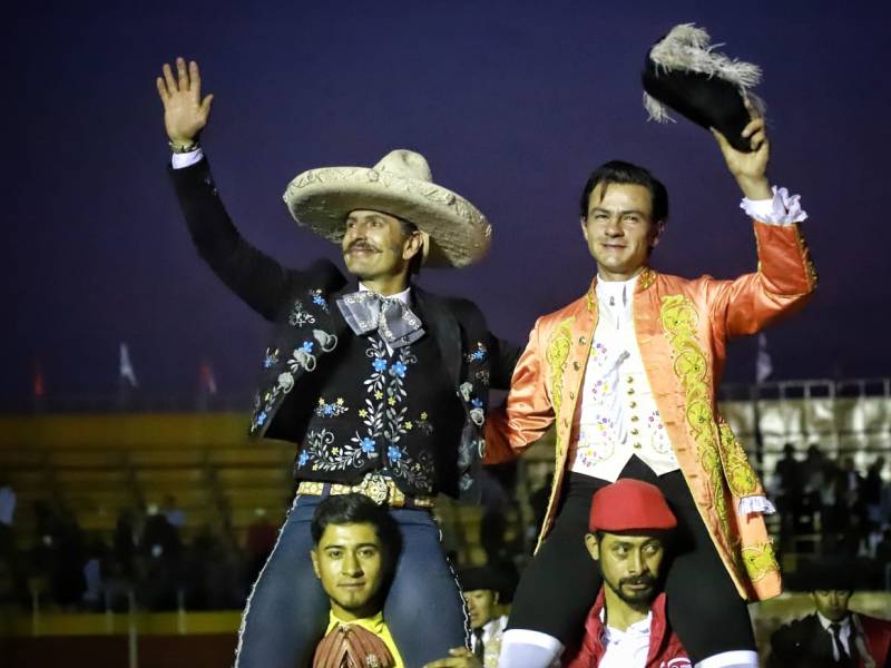 🎩🐃♉TARDE DE EMOCIONES EN VAL’QUIRICO: GAMERO INDULTA TORO Y SALE EN HOMBROS JUNTO A FAURO ALOI&nbsp;🐃♉