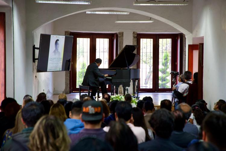 HUAMANTLA VIVE UNA TARDE MEMORABLE CON EL CONCIERTO DE PIANO ROBERTO&nbsp;COVARRUBIAS