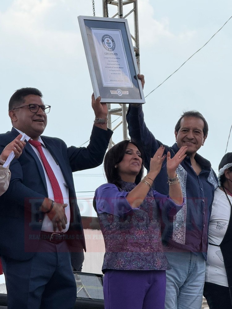 🥟 #NOPALUCAN «HACE HISTORIA» EL COMAL,LA MASA, EL MAÍZ Y LAS COCINERAS LOGRAN RÉCORD GUINNESS CON LA LÍNEA DE QUESADILLAS MÁS GRANDE DEL&nbsp;MUNDO