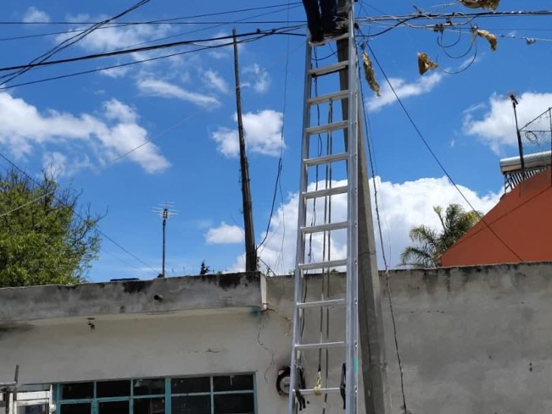 ÁREA DE ALUMBRADO PÚBLICO CONTINÚA TRABAJANDO EN BENEFICIO DE&nbsp;TEQUEXQUITLA