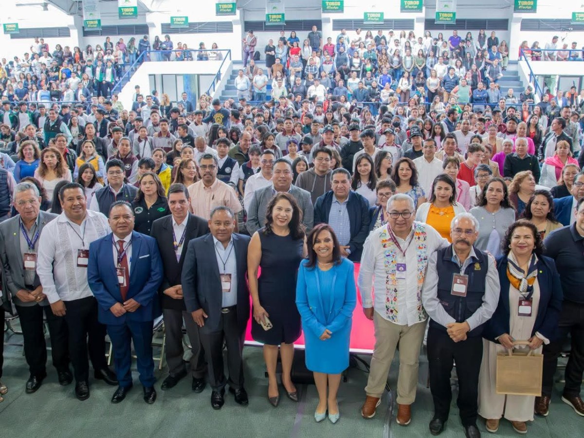 JAVIER RIVERA ACUDE AL FORO ESTATAL CONECTIVIDAD CRÍTICA Y SALUD MENTAL EN EL&nbsp;AULA