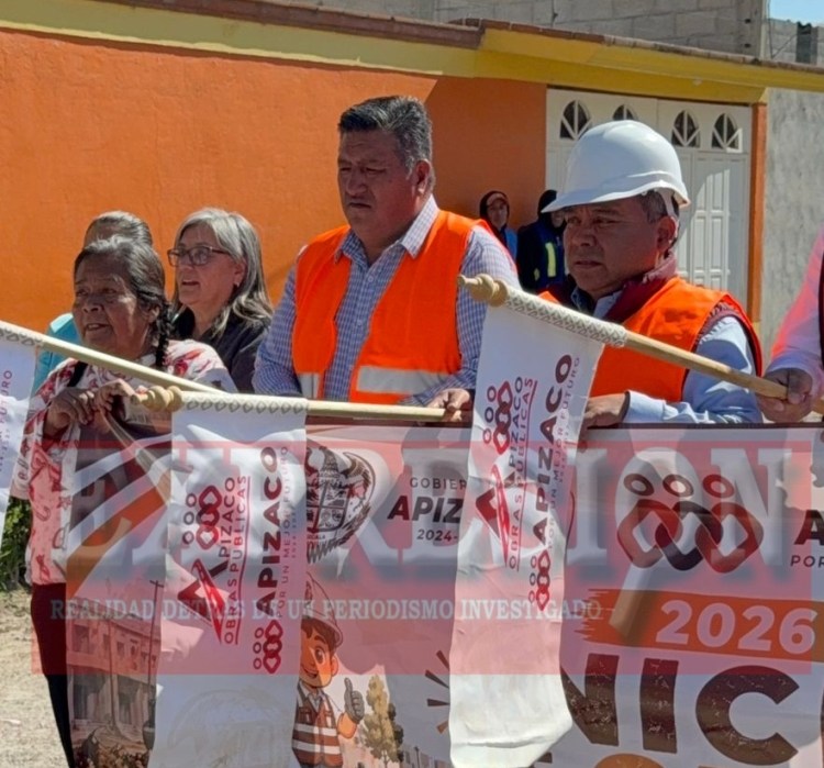 👷🚧JAVIER RIVERA DA BANDERAZO DE ARRANQUE EN OBRA DE PAVIMENTACIÓN EN LOMA FLORIDA, APIZACO&nbsp;👷🚧