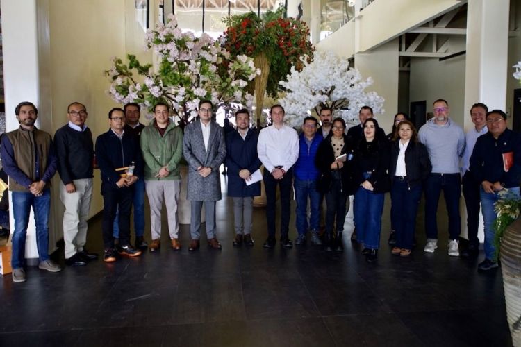 SALVADOR SANTOS SOSTIENE ENCUENTRO CON REPRESENTANTES DE EMPRESAS QUE OCUPARÁN LOS ESPACIOS DEL NUEVO POLO DE DESARROLLO EN&nbsp;#HUAMANTLA