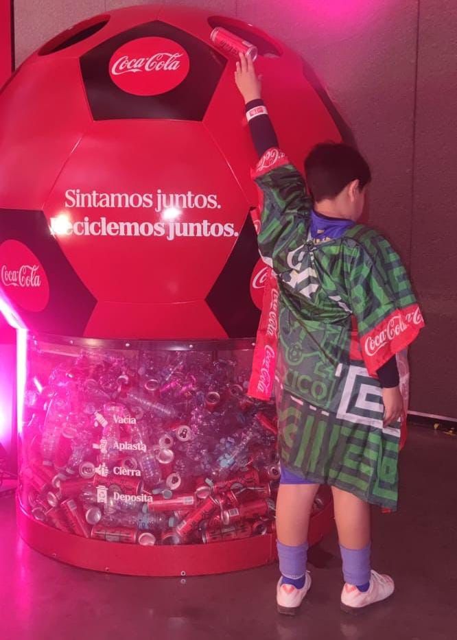 RECIBE GOBIERNO DE PEPE CHEDRAUI DONACIÓN DE LATAS TRAS PASO DE FIFA WORLD CUP TROPHY TOUR 2026 EN&nbsp;PUEBLA