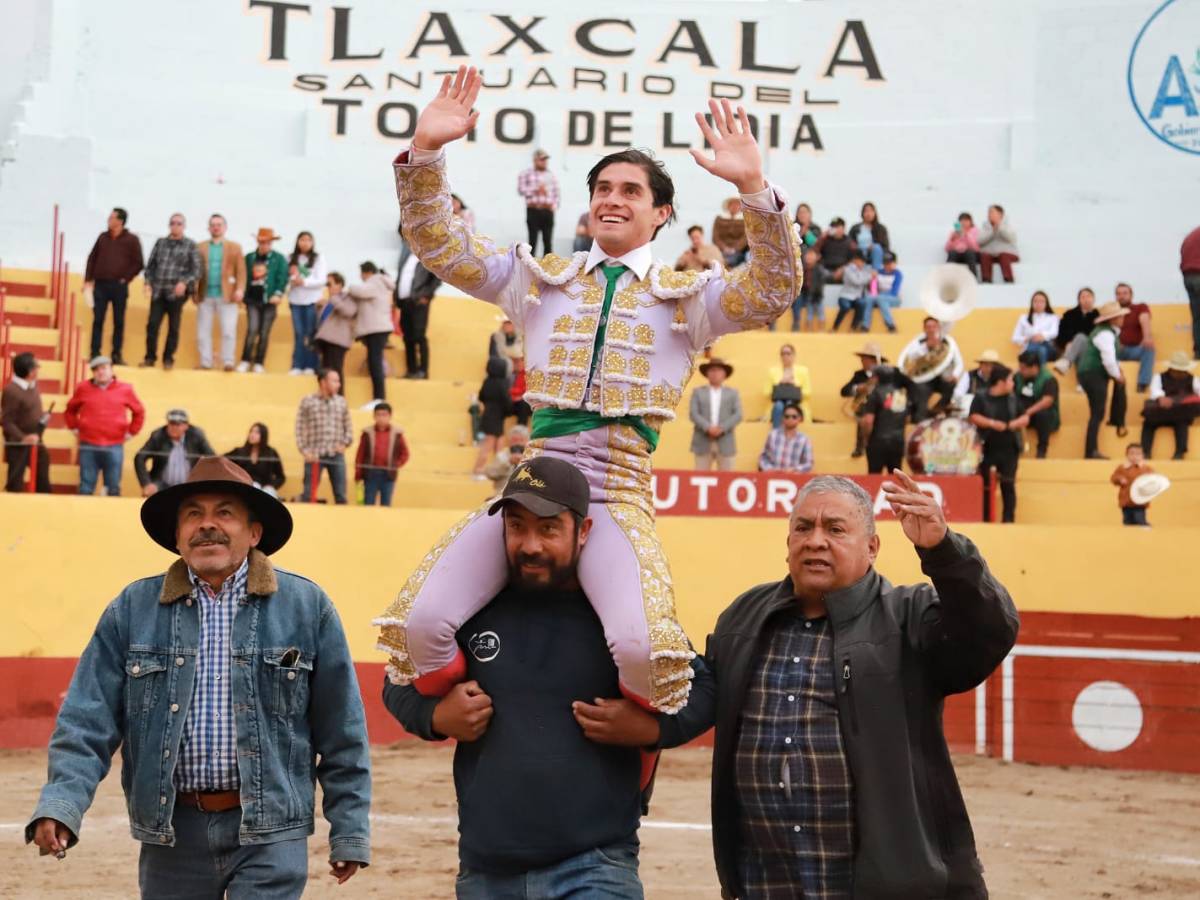 ♉🐃 TRIUNFA SEBASTIÁN IBELLES Y SALE A HOMBROS EN LA CORRIDA DE DOMINGO SE PASCUA EN&nbsp;ATLTZAYANCA♉🐃