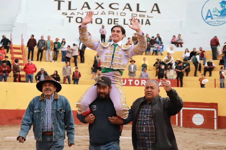 ♉🐃 TRIUNFA SEBASTIÁN IBELLES Y SALE A HOMBROS EN LA CORRIDA DE DOMINGO SE PASCUA EN&nbsp;ATLTZAYANCA♉🐃