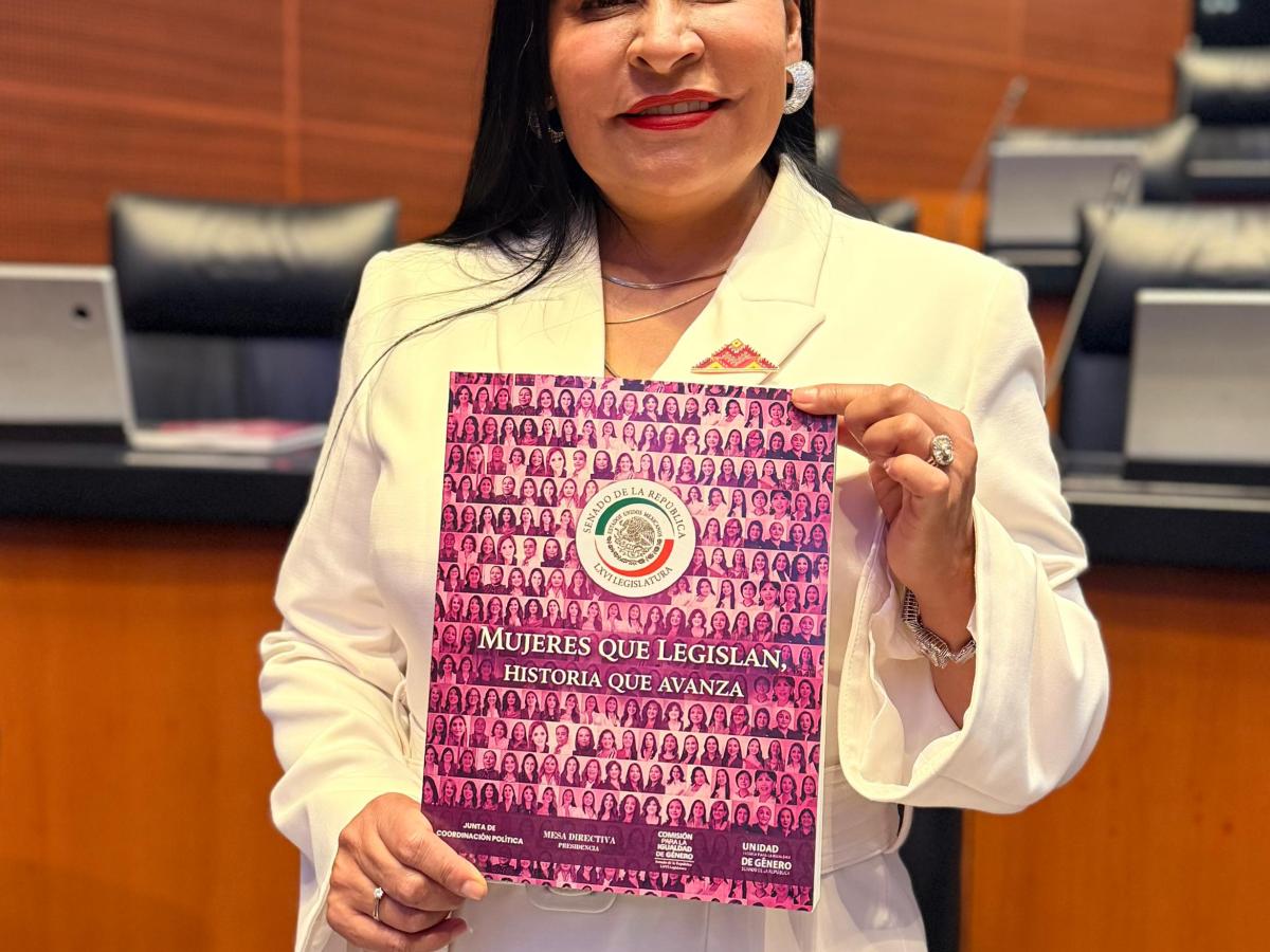 ANA LILIA RIVERA PROTAGONISTA EN EL LIBRO Y GALERÍA DEL SENADO «MUJERES QUE LEGISLAN, HISTORIA QUE&nbsp;AVANZA»