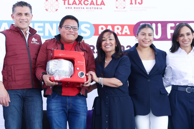 ENTREGA GOBERNADORA APOYOS DEL PROGRAMA “HERRAMIENTAS PARA TU FUTURO”&nbsp;2026