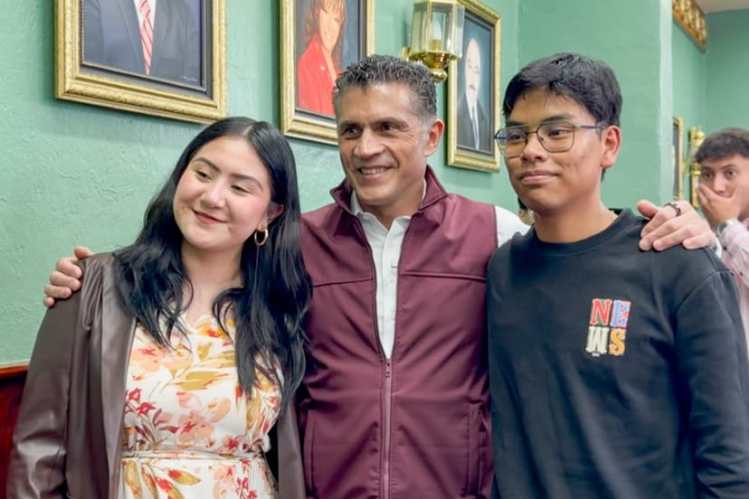 PRESIDENTE DE TLAXCALA RECIBE ESTUDIANTES DE CIENCIAS&nbsp;POLÍTICAS