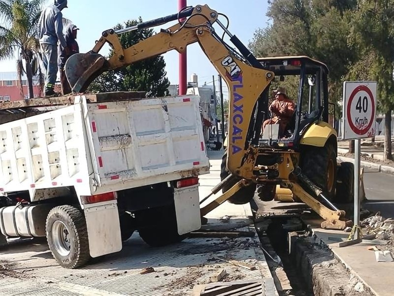 AYUNTAMIENTO DE TLAXCALA REALIZA TRABAJOS DE&nbsp;DESAZOLVE