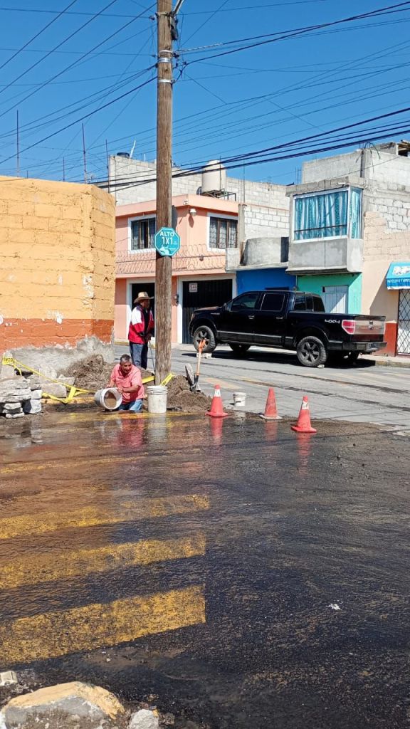 CAPAMH ATIENDE FUGA Y REFUERZA REVISIÓN DE RED EN ROBERTO COVARRUBIAS SUR EN&nbsp;#HUAMANTLA