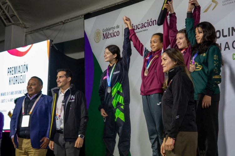 ALCALDE DE APOZACO ACUDE A PREMIACIÓN DE TAEKWONDO DE OLIMPIADA NACIONAL&nbsp;CONADE