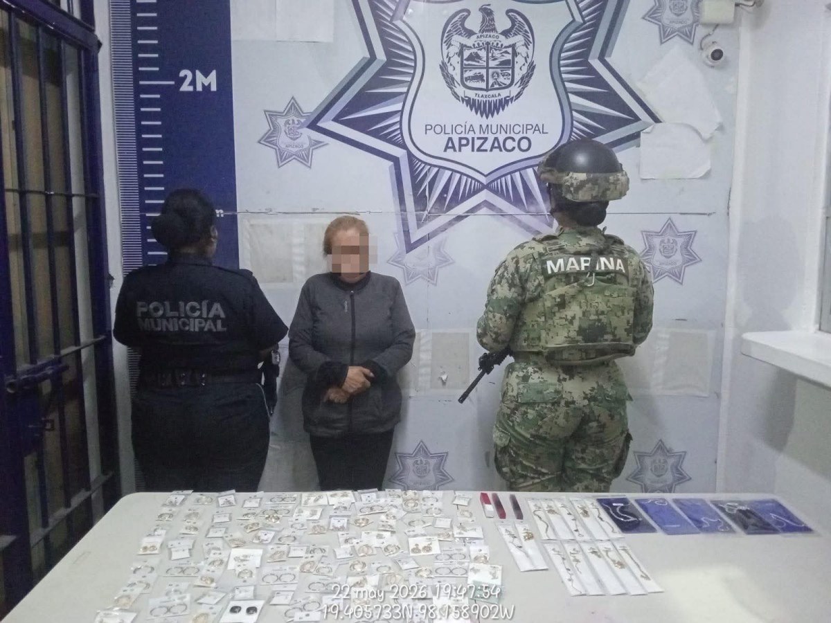 DETIENEN POLICÍA DE APIZACO Y MARINA A FEMENINA POR&nbsp;ROBO.