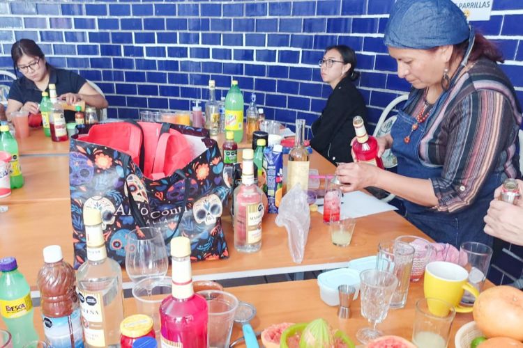 GOBIERNO DE ALFONSO SÁNCHEZ GARCÍA CAPACITA A MUJERES EN COCTELERÍA COMO HERRAMIENTA DE AUTONOMÍA&nbsp;ECONÓMICA