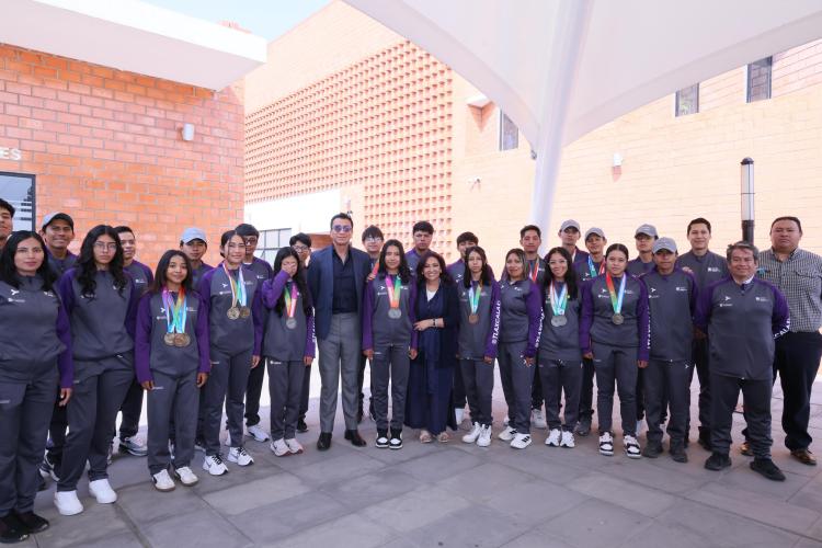 CELEBRA GOBERNADORA HISTÓRICO TRIUNFO DE DEPORTISTAS TLAXCALTECAS EN OLIMPIADA&nbsp;NACIONAL