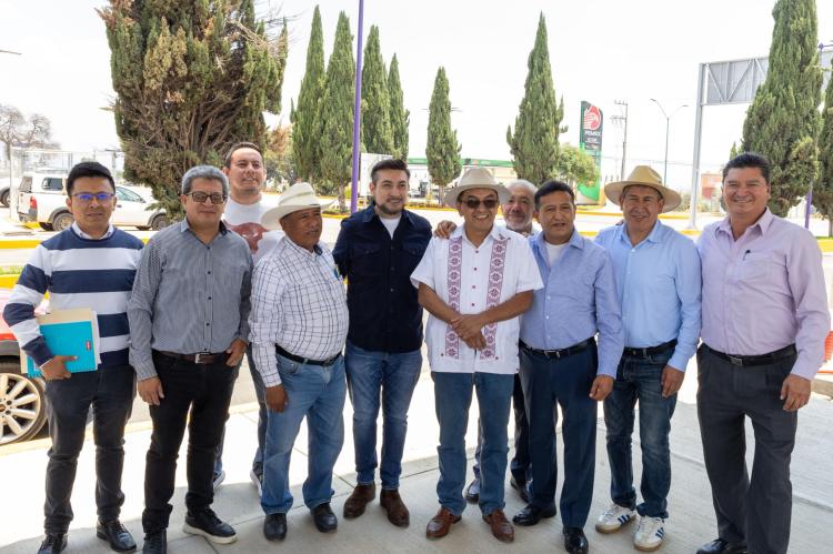 AUTORIDADES ESTATALES Y MUNICIPALES RECORREN PROYECTO DE LA CIUDAD DEL ABASTECIMIENTO EN&nbsp;HUAMANTLA