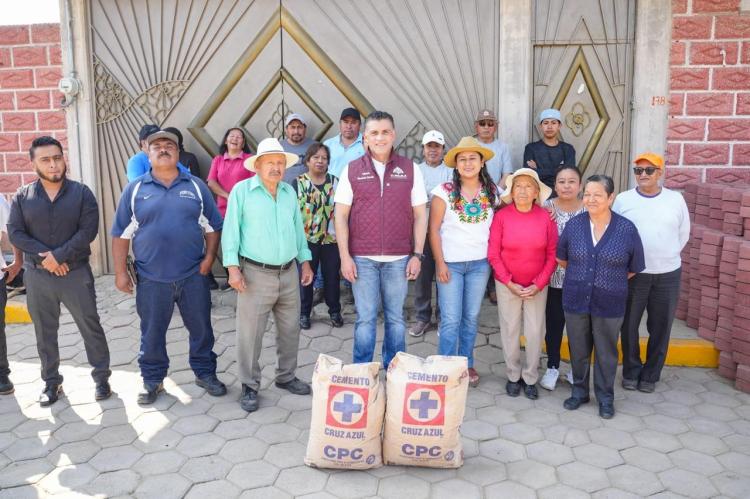 AGRADECEN VECINOS DE ATLAHAPA SEGUNDA VISITA DEL ALCALDE ALFONSO SÁNCHEZ GARCÍA PARA LLEVARLES&nbsp;BENEFICIOS