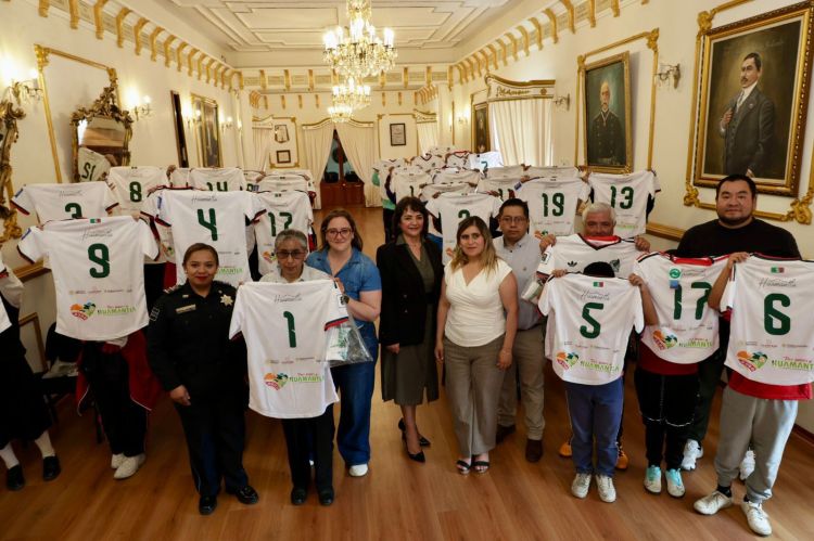 HUAMANTLA IMPULSA LA PAZ Y EL DEPORTE CON ENTREGA DE UNIFORMES A EQUIPOS QUE REPRESENTARÁN AL MUNICIPIO EN TORNEO&nbsp;ESTATAL