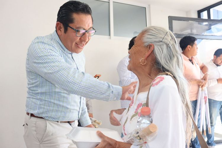 BENJAMÍN ATONAL ENCABEZA EXITOSO FESTIVAL DEL DÍA DE LAS MADRES EN&nbsp;TOTOLAC