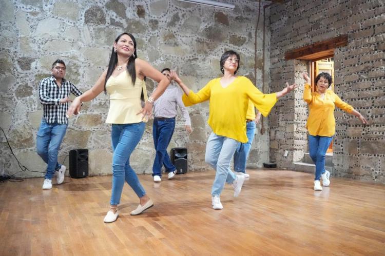 CON MÚSICA, DANZA Y EMOCIÓN, EL GOBIERNO DE ALFONSO SÁNCHEZ FESTEJÓ A MAMÁS DE LA&nbsp;CAPITAL