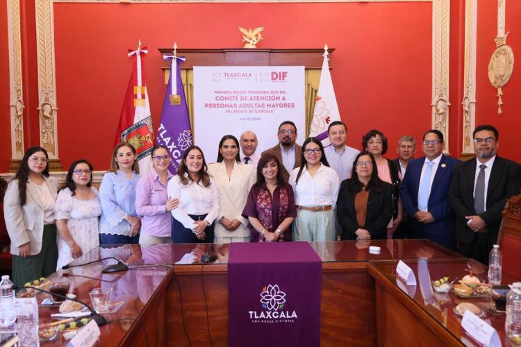 GOBERNADORA TOMA PROTESTA AL COMITÉ DE ATENCIÓN A PERSONAS ADULTAS&nbsp;MAYORES