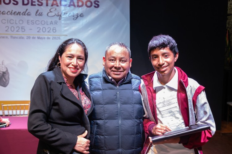 “RECONOCE GOBIERNO DE #APIZACO, ALUMNOS DESTACADOS EN DESEMPEÑO&nbsp;ACADÉMICO”