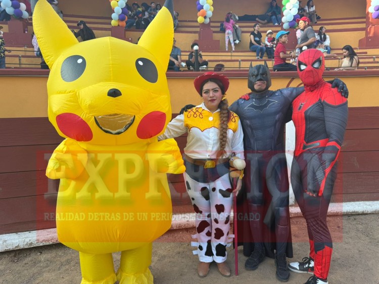 🎈👦🥳 CON GRAN FESTIVAL CELEBRA ALFONSO SÁNCHEZ ALCALDE DE TLAXCALA A LOS NIÑOS&nbsp;🎈👦🥳