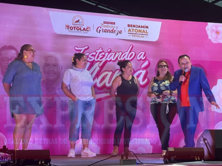 LALO ESPAÑA CONQUISTA A LAS MAMÁS DE&nbsp;TOTOLAC