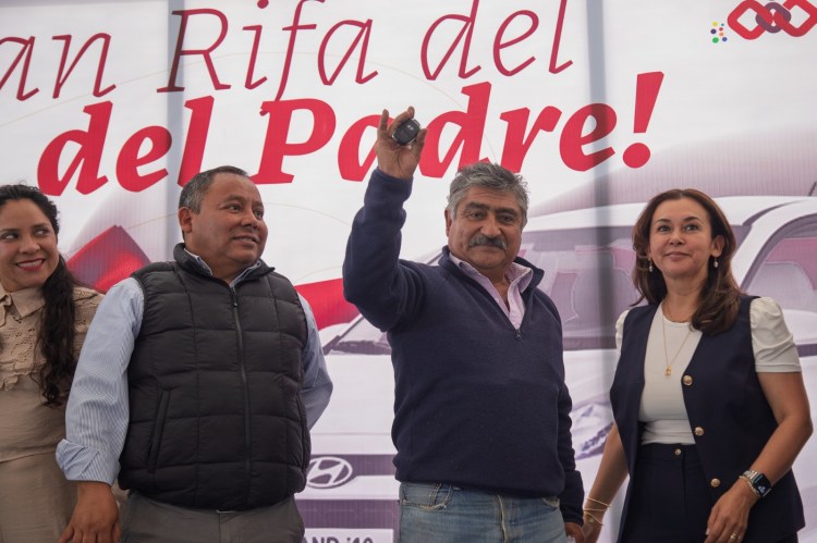 MILES DE FAMILIAS CELEBRAN EL DÍA DEL PADRE EN&nbsp;APIZACO