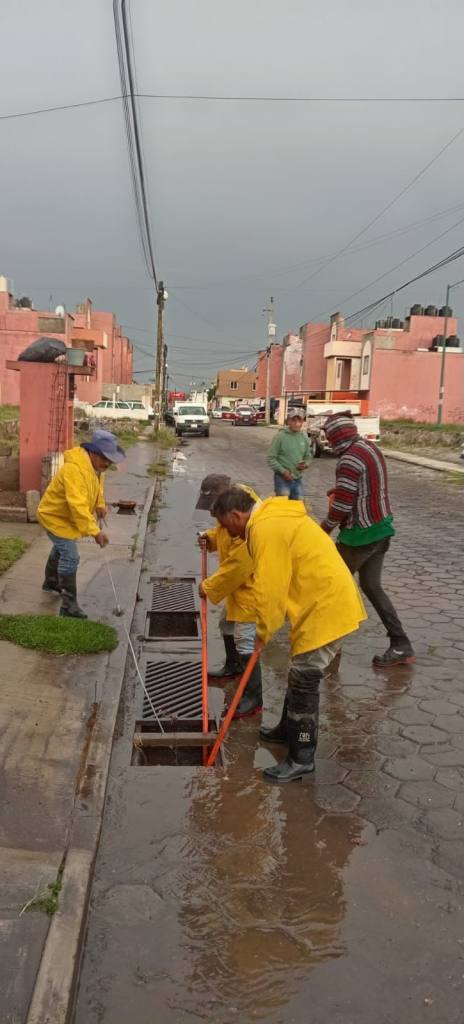 PERSONAL OPERATIVO DE #CAPAMH CONTINÚA TRABAJANDO EN DISTINTOS PUNTOS DEL&nbsp;MUNICIPIO