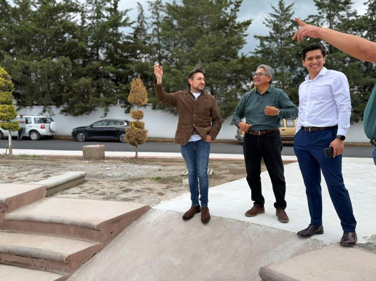 SUPERVISA SALVADOR SANTOS CEDILLO AVANCES DE LA REHABILITACIÓN INTEGRAL DEL BOULEVARD&nbsp;YANCUITLALPAN