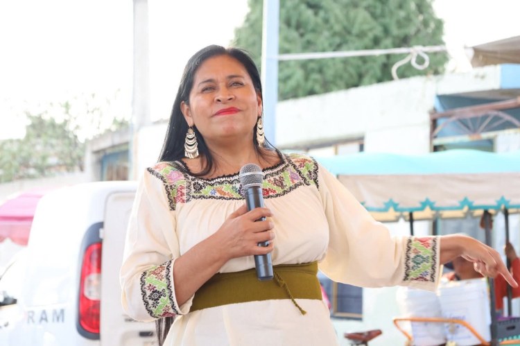 ANA LILIA RIVERA LLAMA A FORTALECER EL CAMBIO VERDADERO DESDE LAS COMUNIDADES Y LA CONCIENCIA&nbsp;CIUDADANA