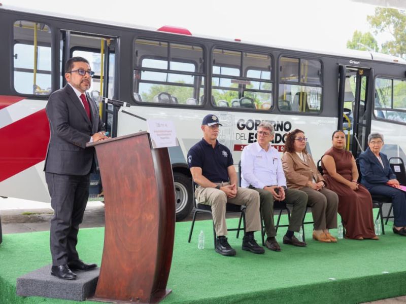 GOBIERNO ESTATAL CUMPLE COMPROMISO Y ENTREGA NUEVAS UNIDADES A TRANSPORTISTAS; IMPULSA MOVILIDAD&nbsp;SEGURA
