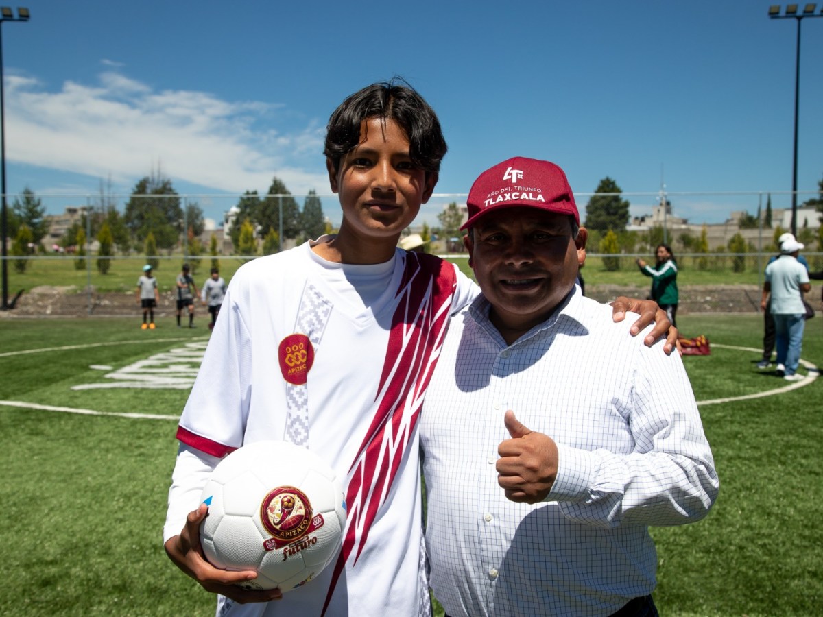 INAUGURAN DOS CANCHAS DE FÚTBOL EN EL PARQUE ANDÉN DE APIZACO COMO PARTE DEL PROGRAMA FEDERAL «MUNDIAL&nbsp;SOCIAL»