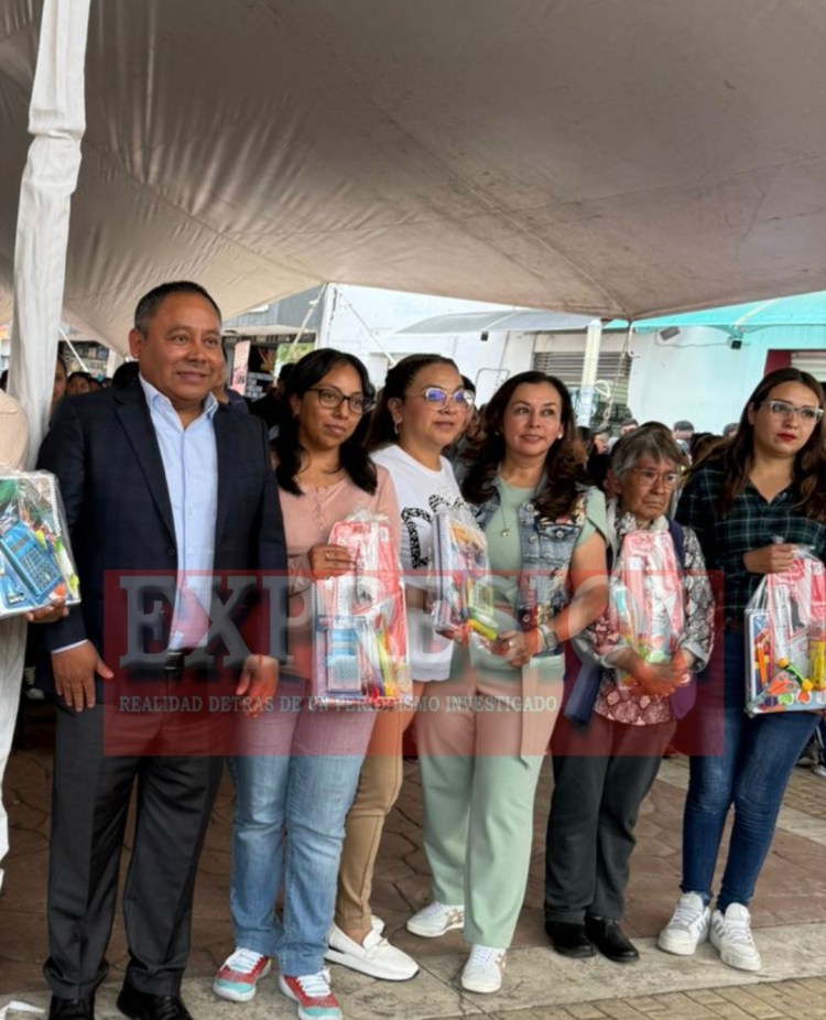📚 APIZACO IMPULSA LA EDUCACION CON LA ENTREGA DE MIL KITS&nbsp;ESCOLARES