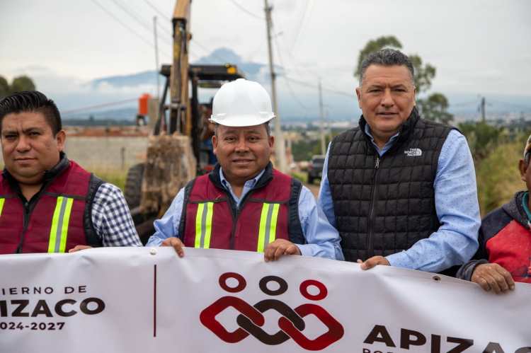 🚧👷DA GOBIERNO MUNICIPAL BANDERAZO A DOS OBRAS DE PAVIMENTACIÓN EN LA COMUNIDAD JOSÉ MARÍA MORELOS EN&nbsp;#APIZACO🚧👷