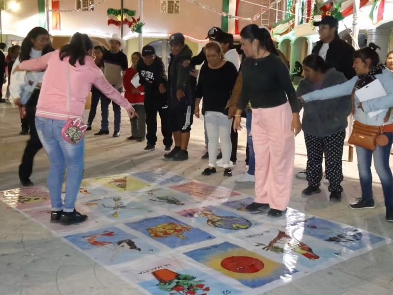 GRAN NOCHE MEXICANA CON JUEGOS DE LOTERÍA, BALERO, CANICAS EN&nbsp;TEQUEXQUITLA