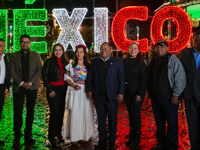 🇲🇽✨ ¡#APIZACO SE VISTE DE VERDE, BLANCO Y ROJO! LA CIUDAD SE ILUMINA PARA LAS FIESTAS&nbsp;PATRIAS🇲🇽✨