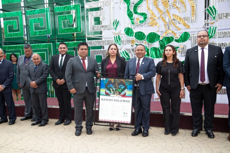 🇲🇽ENCABEZA JAVIER RIVERA BONILLA IZAMIENTO DE LÁBARO PATRIO Y COLOCACIÓN DE BANDOS SOLEMNES EN&nbsp;APIZACO🇲🇽