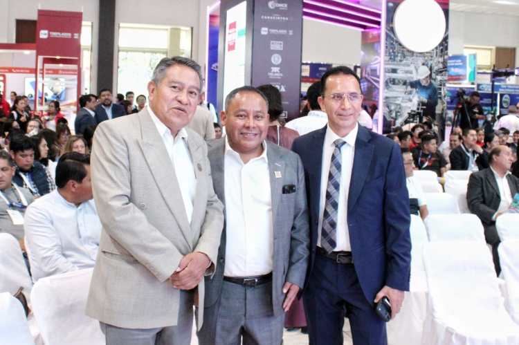 ALCALDE CARLOS LÓPEZ SUÁREZ PARTICIPA EN EL FORO AUTOMOTRIZ TLAXCALA 2026 Y FORTALECE VÍNCULOS CON EL SECTOR EMPRESARIAL Y&nbsp;ACADÉMICO