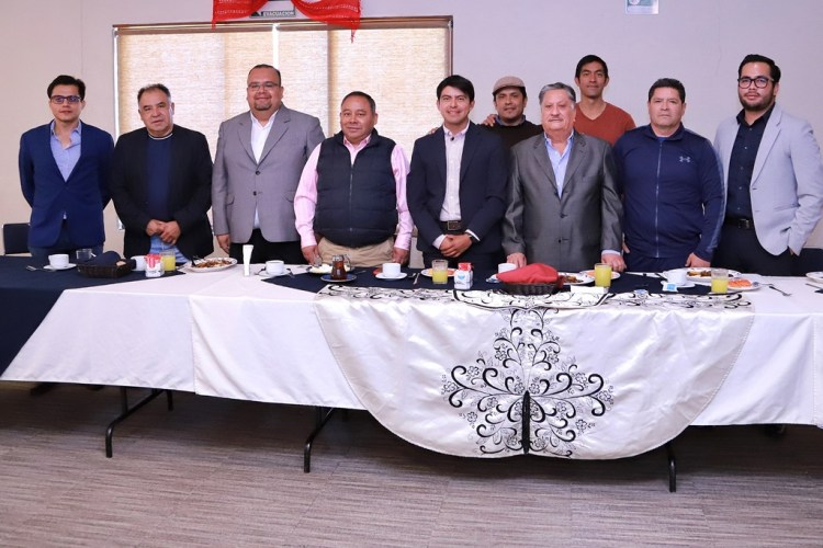 🐃EL MATADOR ALEJANDRO LIMA «EL MOJITO» PRESENTÓ A DON FERNANDO MORENO PALAFOX COMO SU NUEVO APODERADO&nbsp;♉🐃