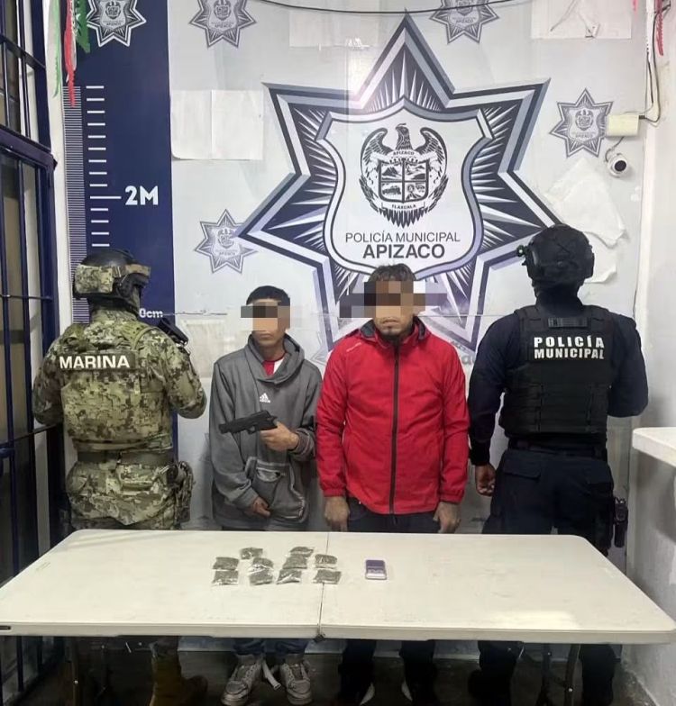 POLICÍA DE APIZACO DETIENE A SUJETOS POR PORTACIÓN DE RÉPLICA DE ARMA DE FUEGO Y&nbsp;NARCOMENUDEO